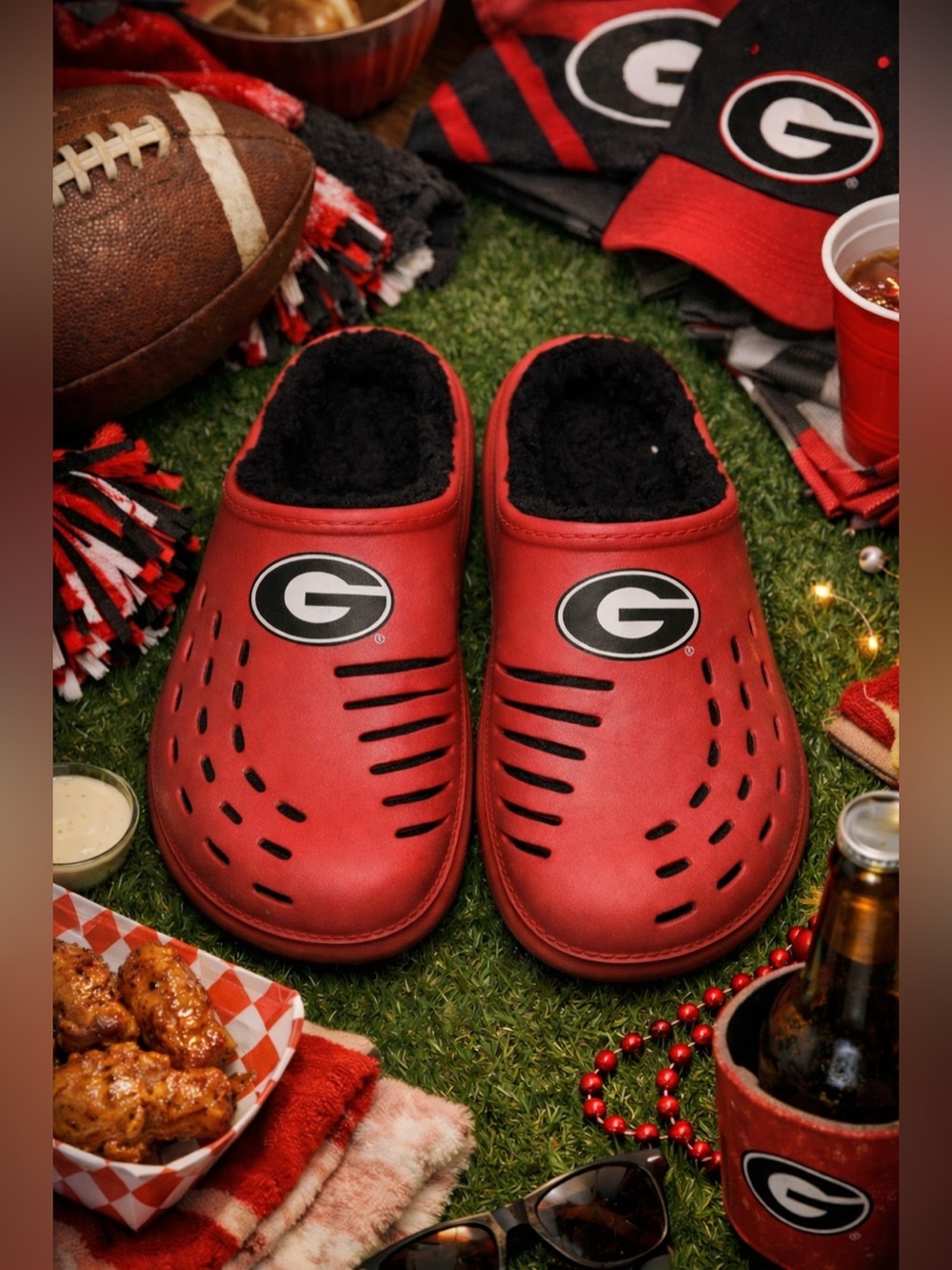 Georgia Bulldogs Red FOCO Big Logo Sherpa-Lined Clog Slippers Size M (9-10)